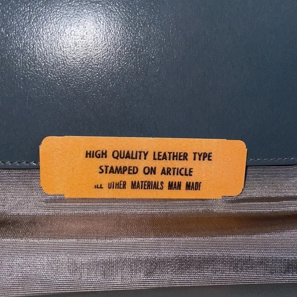 NEW VINTAGE Women’s Gray Leather Wallet. - Picture 8 of 8